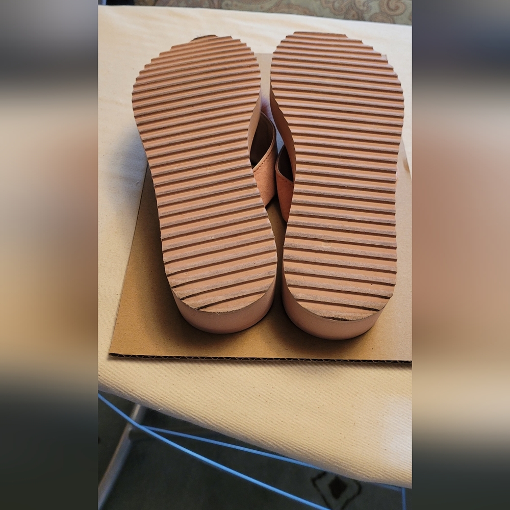 Flip flops - Picture 3 of 3